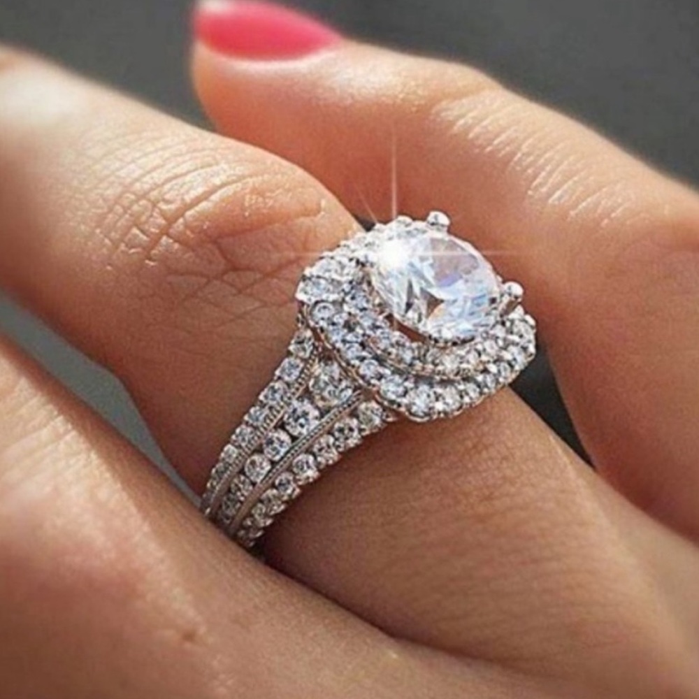 NEW💍925 STERLING SILVER DIAMOND HALO RING, CUTE RING, SHINY RING.